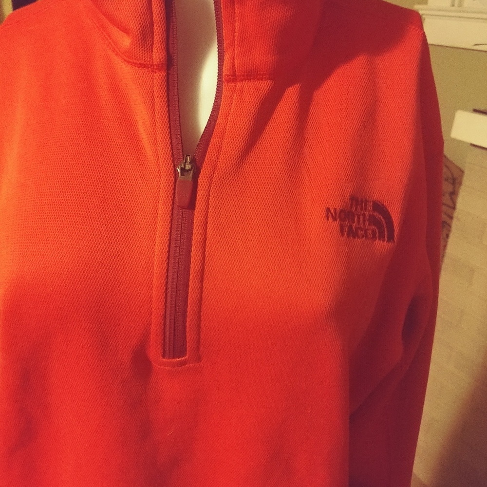 Small northface quarter zip